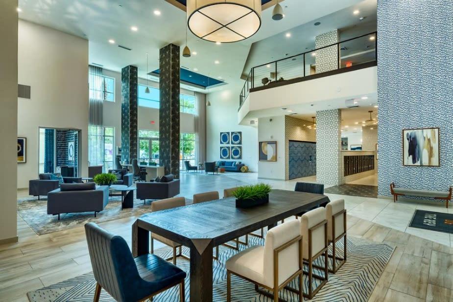 Cozysuites Phx Roro Gym, Pool, Pets, Parking! #9 Phoenix Exterior photo